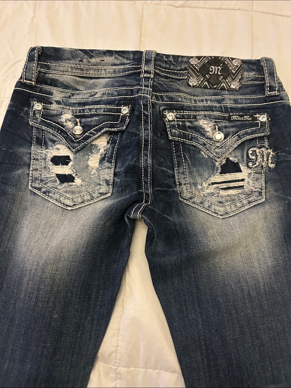 Miss Me Dark Blue Distressed Boot Cut Jeans/Embellished Back Pockets Never worn!